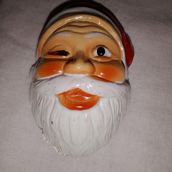 Vintage Christmas Metal Winking Santa Magnet Korea - Picture 4 of 7